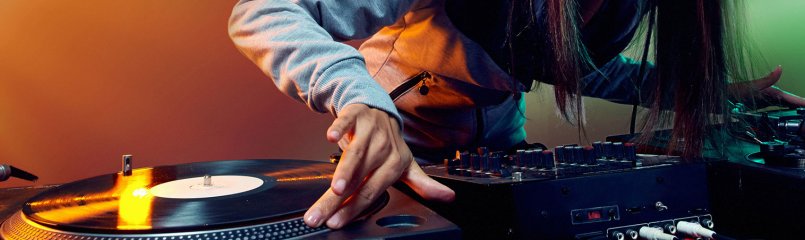 dj mixing a disc