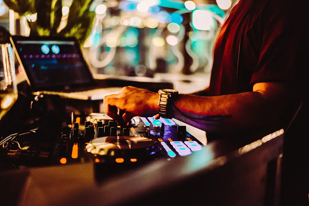 What Is A DJ License And How To Get One